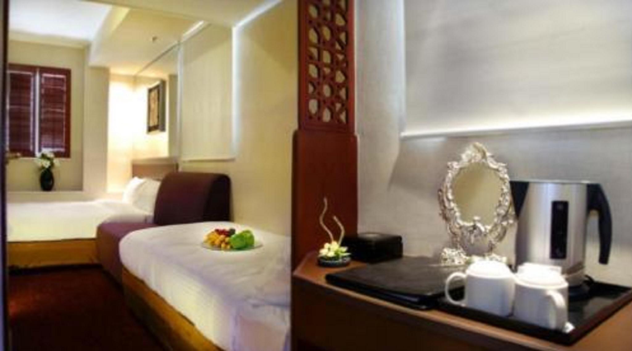 Oriental Lander Hotel Kowloon  Exterior photo