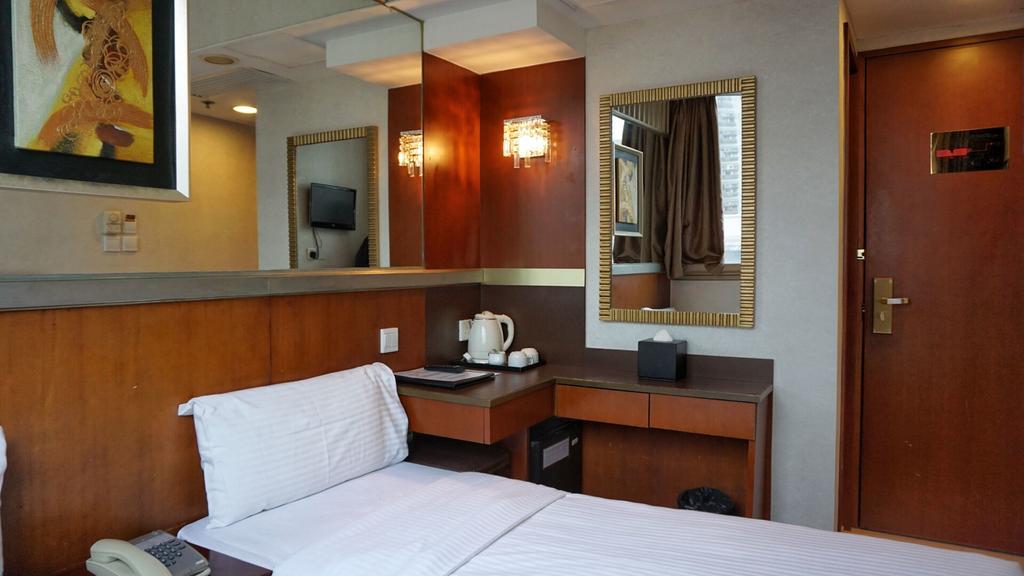 Oriental Lander Hotel Kowloon  Exterior photo
